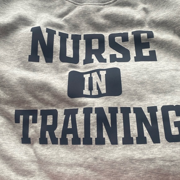 Super soft Nurse in Training sweatshirt - Picture 1 of 2